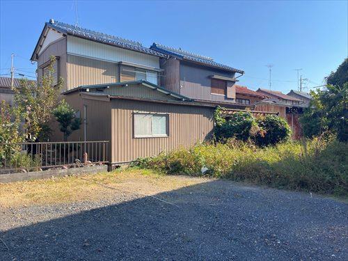 南東側境界付近 (2025年11月撮影）