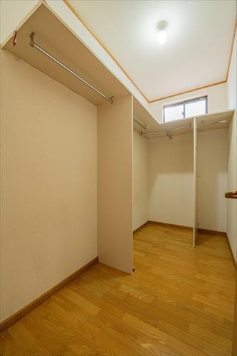 ウォークインクローゼット（１階）