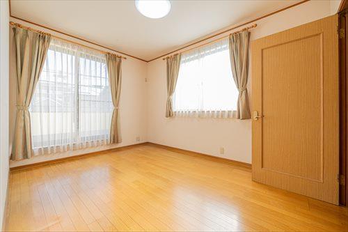 ２階洋室（西側）1.