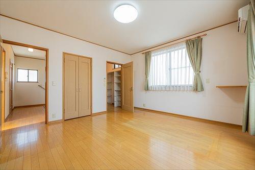 ２階洋室（東側）1.