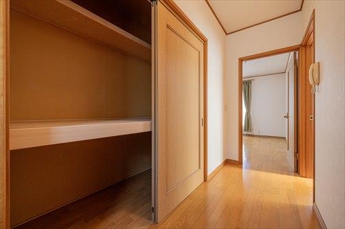 収納（２階廊下）