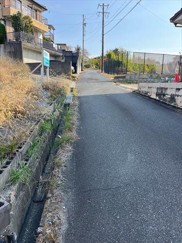 前面道路(北西側から撮影)-3