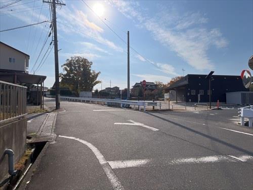 前面道路北西側交差点付近-3