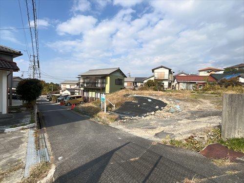 前面道路(南東側から撮影)-1