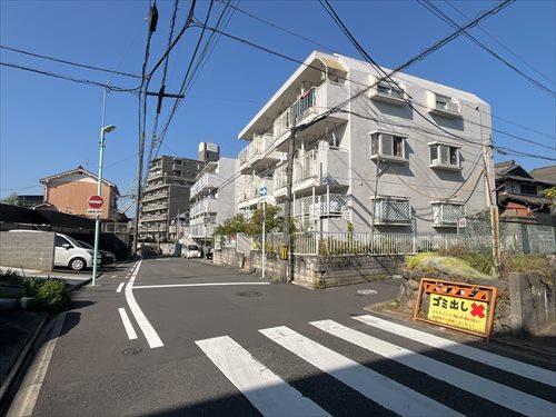 前面道路南側交差点付近-1