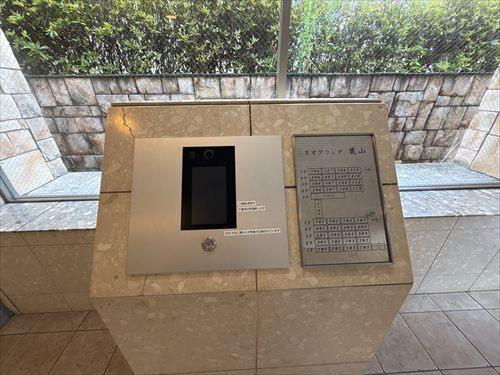 エントランス内