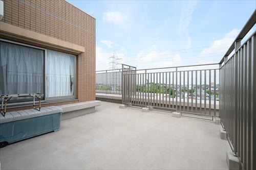 ルーフバルコニー