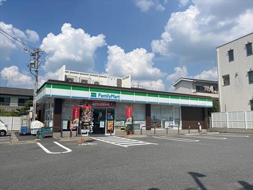 ファミリーマート呼続二丁目店まで130m