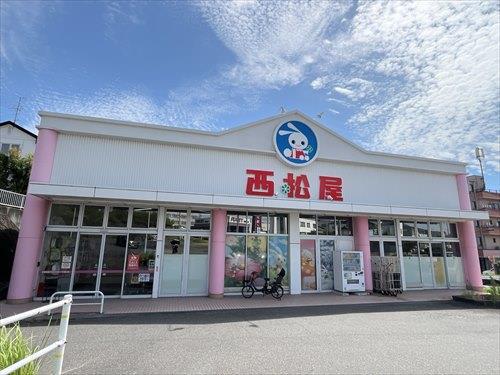 西松屋名古屋滝ノ水店まで360m