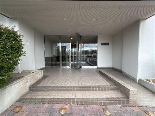 エントランス前