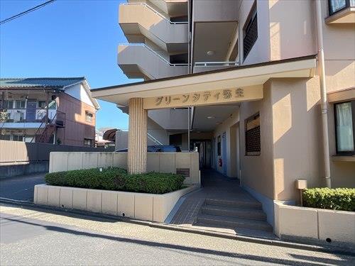 マンション出入口