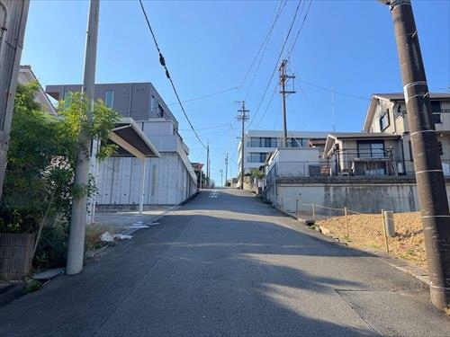 前面道路(東側から)-1