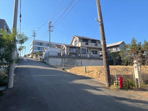 前面道路(東側から)-2