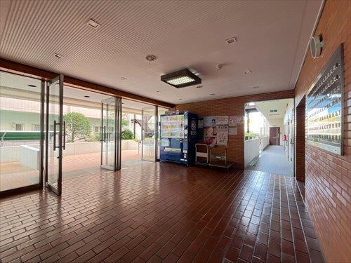 エントランスホール