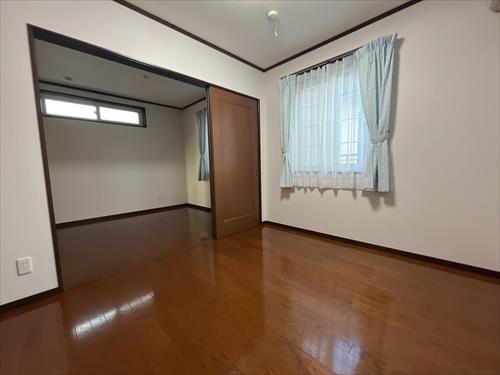 南東側洋室（２F）