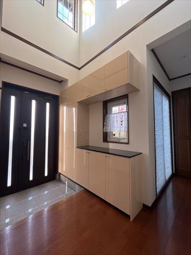 玄関（吹き抜け）