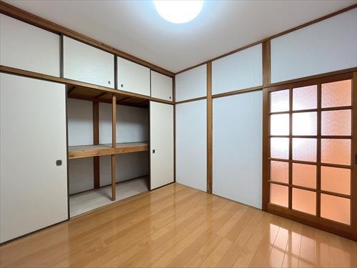 北西側洋室約4.5帖-1