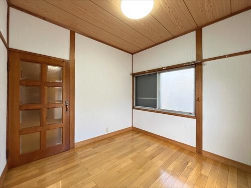 南東側洋室約4.5帖-2