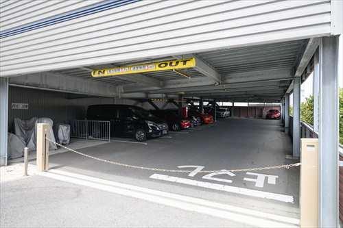 敷地内平面駐車場