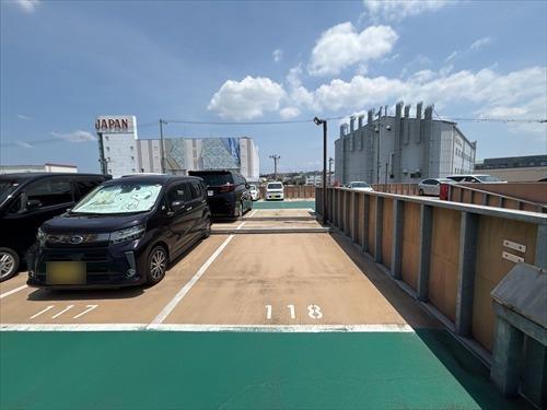 敷地内平面駐車場
