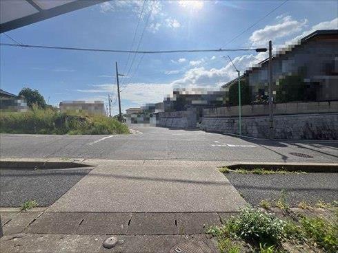 前面道路①（2026年8月撮影）