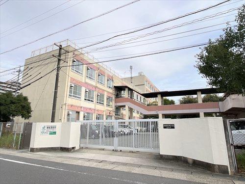 名古屋市立戸笠小学校まで720m
