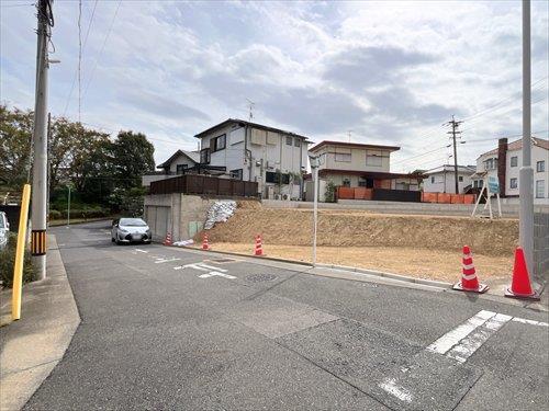 北東側前面道路(2026年10月撮影)