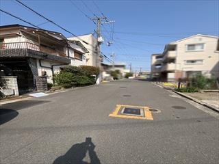 北東側前面道路