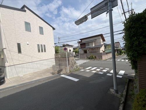 東側前面道路 東側前面道路