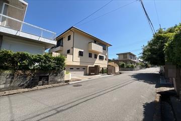 北西側前面道路