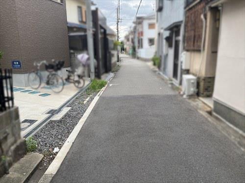 北側前面道路（東側から）