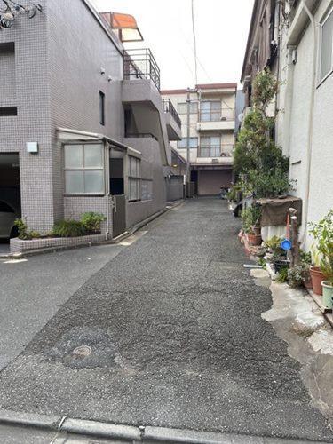 前面道路北側(2025年8月撮影)