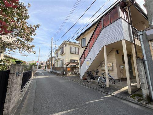 前面道路を含む現地（右手）