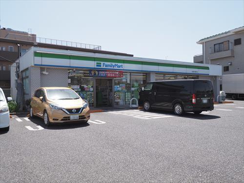 ファミリーマート大泉長久保通り店570ｍ