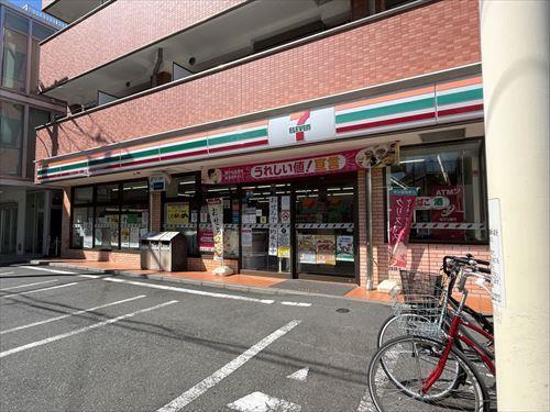 セブンイレブン鶴見市場東中店　230ｍ