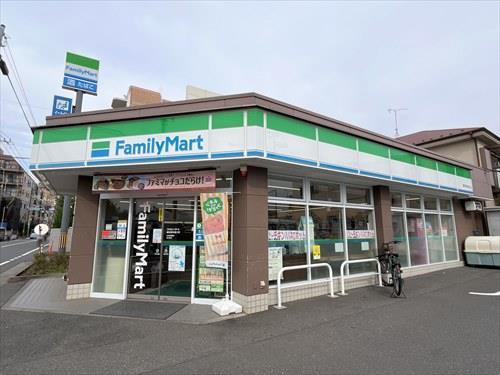 ファミリーマート関町庚申通り店 600ｍ