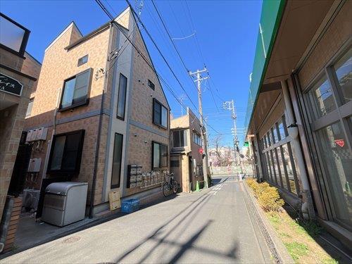 前面道路を含む現地（左手）