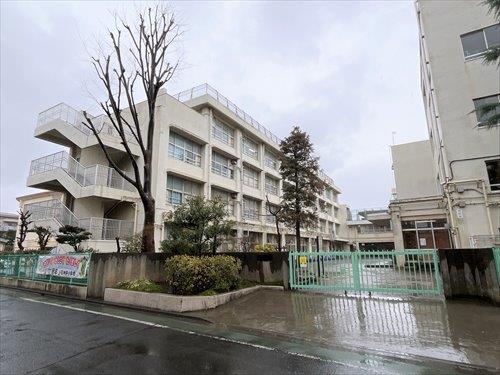 練馬区立上石神井小学校 1090ｍ