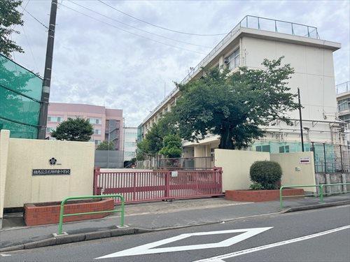 練馬区立石神井東中学校 910ｍ