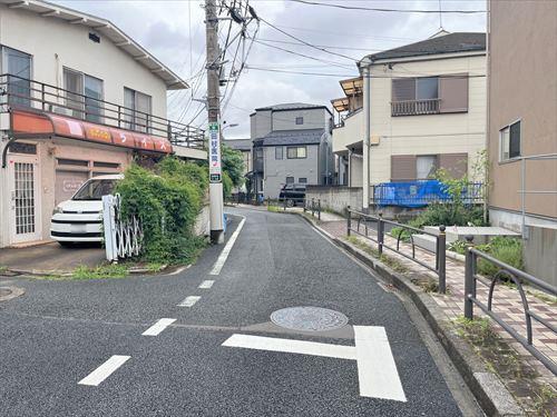 南西側道路（物件：左手）