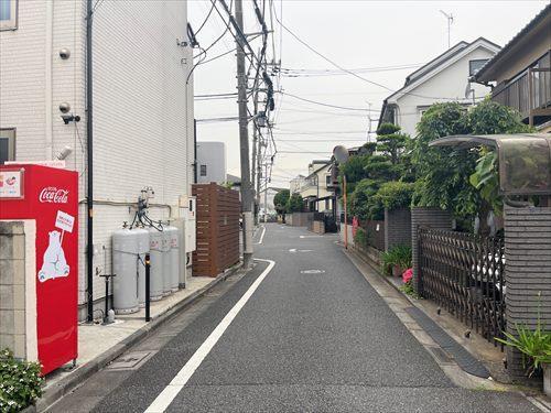 北側道路（物件：左手）