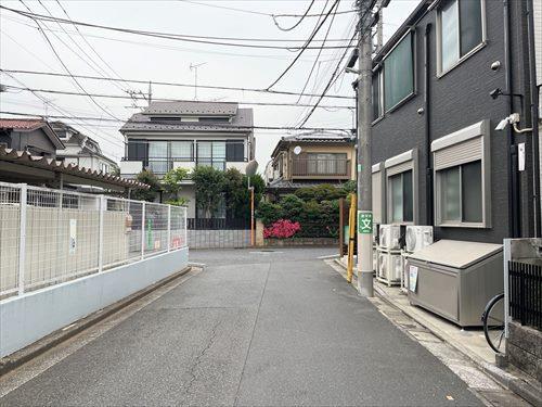 西側道路（物件：右手）