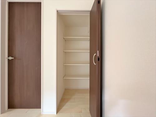 東側クローゼット（納戸6.5帖）