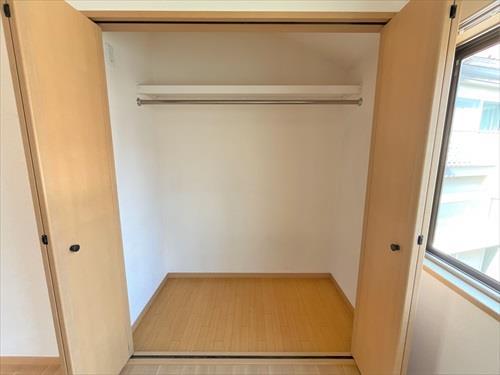 クローゼット（2階北側洋室）