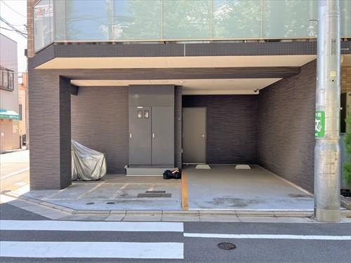 バイク置き場（2025年9月撮影時）