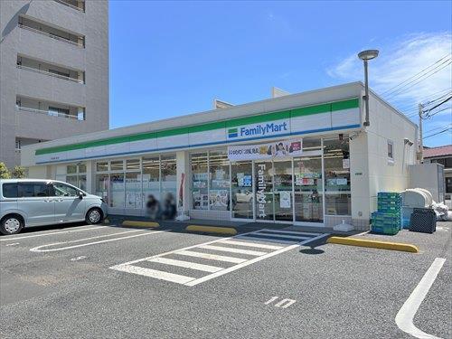 ファミリーマート平和台環八通り店330ｍ