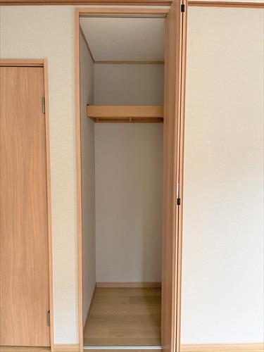 クローゼット（南東側洋室６帖）