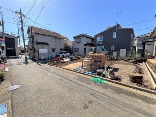 前面道路を含む現地（右手）