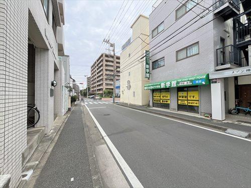 前面道路を含む現地（左手）