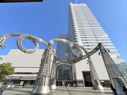 クイーンズスクエア横浜 420ｍ